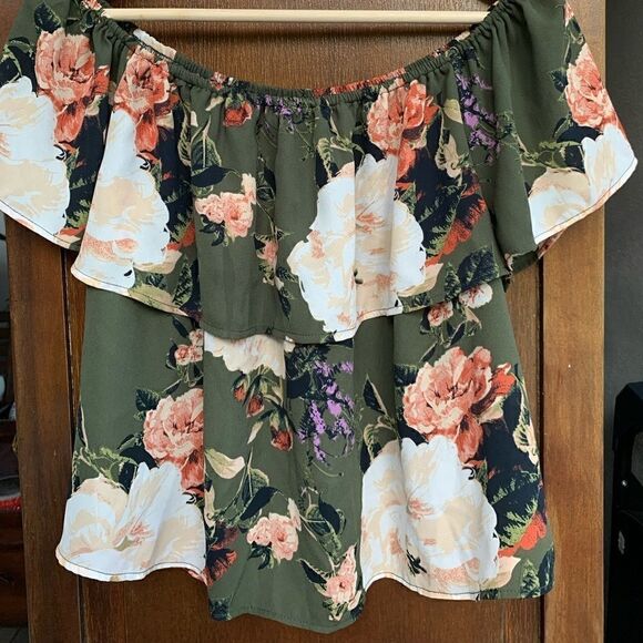 GUESS green  boho spring floral top off shoulder  cold shoulder small - Picture 7 of 9